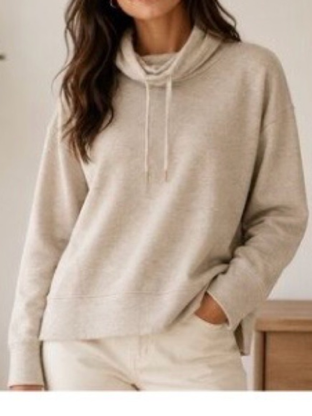 Old Navy Get After It Women’s Cream Tan Turtleneck Sweater Relaxed Fit